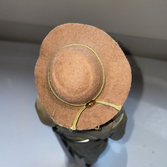 Vintage 1989 World Doll Gone With The Wind Ashley Wilkes doll on stand - Picture 7 of 8